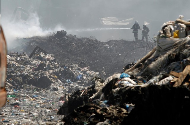 Pożary nielegalnych składowisk kilka lat temu były prawdziwą plagą. Wyższe kary  mają odstraszyć tych, którzy nielegalnie składują odpady, zwłaszcza odpady niebezpieczne.