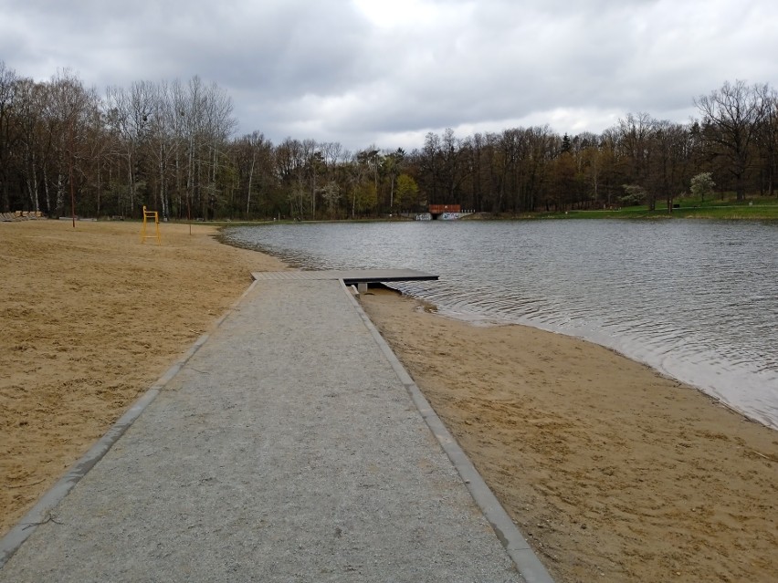 Arturówek. Nowa plaża i podjazd...