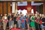 Dzień Edukacji Narodowej. Burmistrz Hajnówki wręczył nagrody. Zobacz zdjęcia