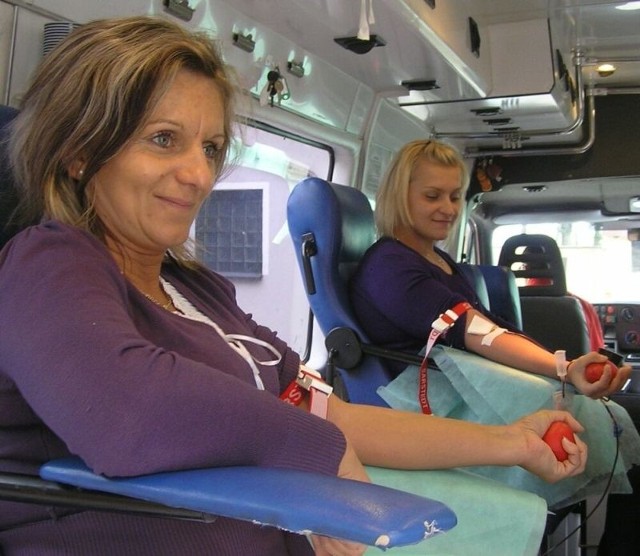 Beata Szulc (z lewej) i Mariola Bensz oddały krew po raz pierwszy.