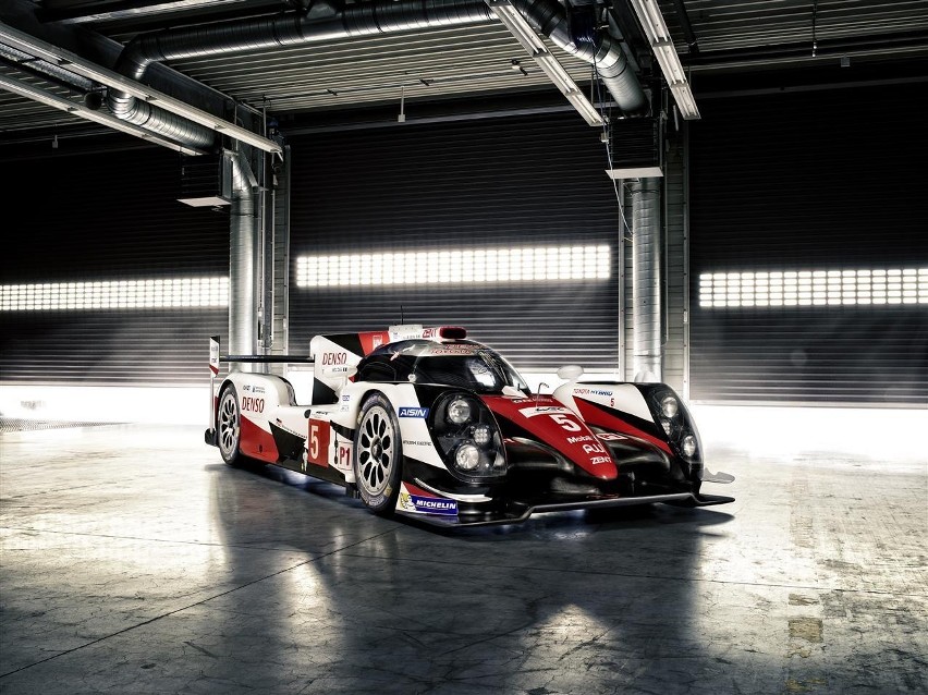 Toyota TS050 Hybrid...