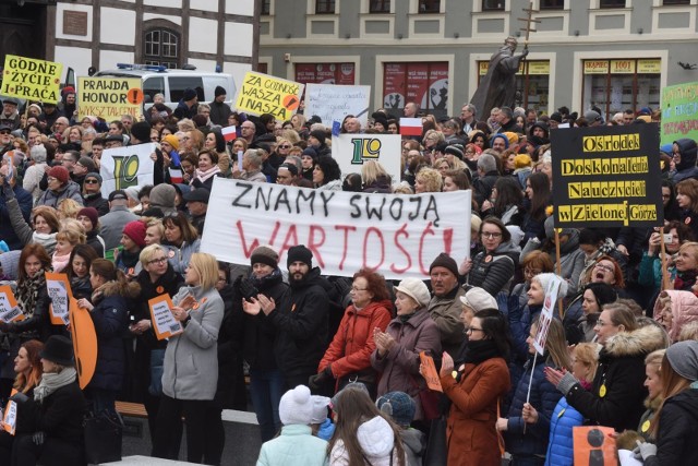 Protestujący świetnie wiedzą, że to nie PiS jest głównym winnym pauperyzacji zawodu. Najdłużej w ostatnich dekadach rządziło środowisko związane z dzisiejszymi liberałami i lewicą.