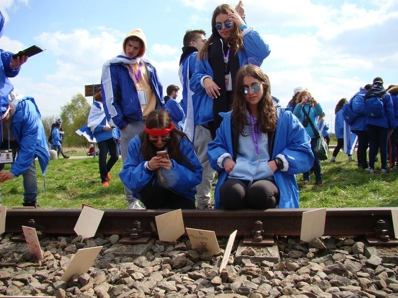 26 Marsz Żywych przeszedł z byłego niemieckiego obozu Auschwitz I do Auschwitz II Birkenau