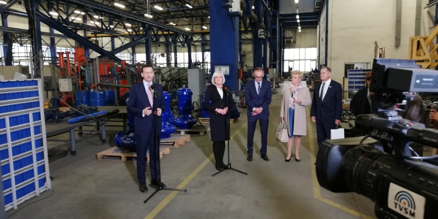 Premier Mateusz Morawiecki w hali fabryki Hydro-Vacuum w...