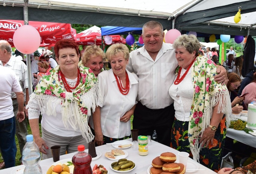 Dobra zabawa na Letnich Spotkaniach z Folklorem w Wólce Bodzechowskiej