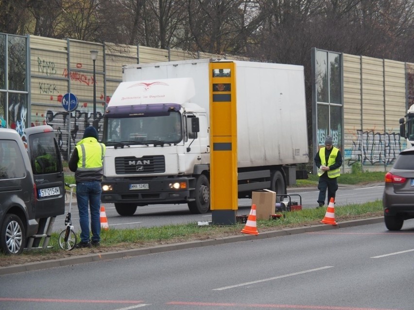 Uruchomiono w Łodzi kolejny fotoradar. Urządzenie już robi zdjęcia kierowcom...