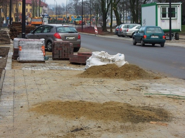 Chodniki jeszcze nie wszędzie są gotowe.