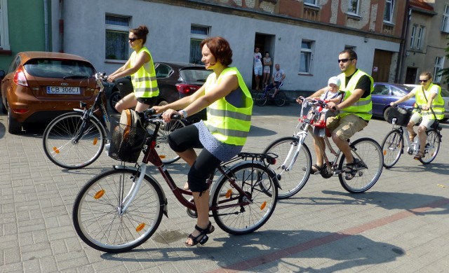 Na wyposażeniu znalazły się rowery turystyczne męskie i damskie, rowery miejskie, dziecięce, rower 5-funkcyjny, rower tandem trekking, rower tandem standard, riksze, w tym riksza z fotelem dla osoby niepełnosprawnej, przyczepki rowerowe oraz sprzęt rowerowy niezbędny do bezpiecznego poruszania się.