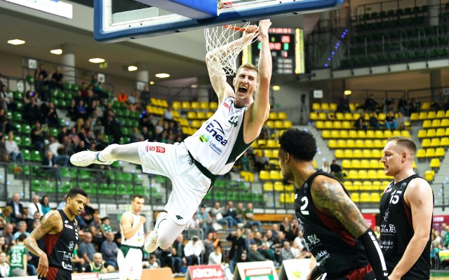 Koszykarze Enei Zastalu BC Zielona Góra rozgromili Polski Cuker Start Lublin 96:67.