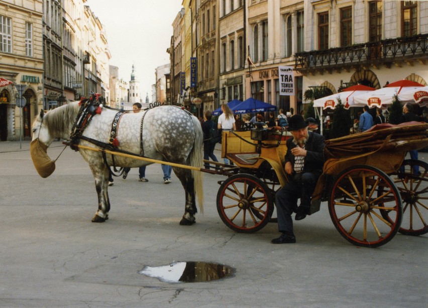 Jednak te z lat 90. z obecnymi łączy tylko to, że ciągnie je...