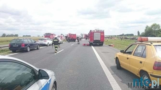 Karambol na autostradzie A4. Spłonął autobus relacji Kraków...