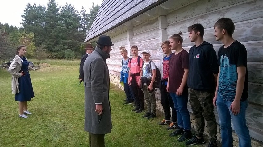 33. Rajd Pieszy Szlakami Walk Oddziału „Hardego”. Wzięła w nim udział młodzież