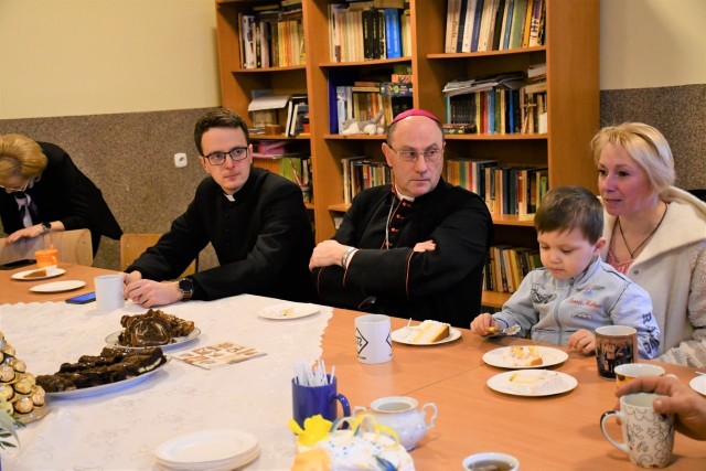 W środę (10 marca) Ukraińców przebywających w domu pielgrzyma w Pakości odwiedził abp Wojciech Polak