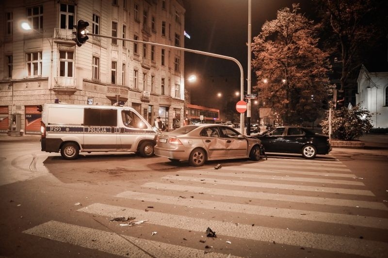 Wypadek na skrzyżowaniu ulic Sienkiewicza i Tuwima
