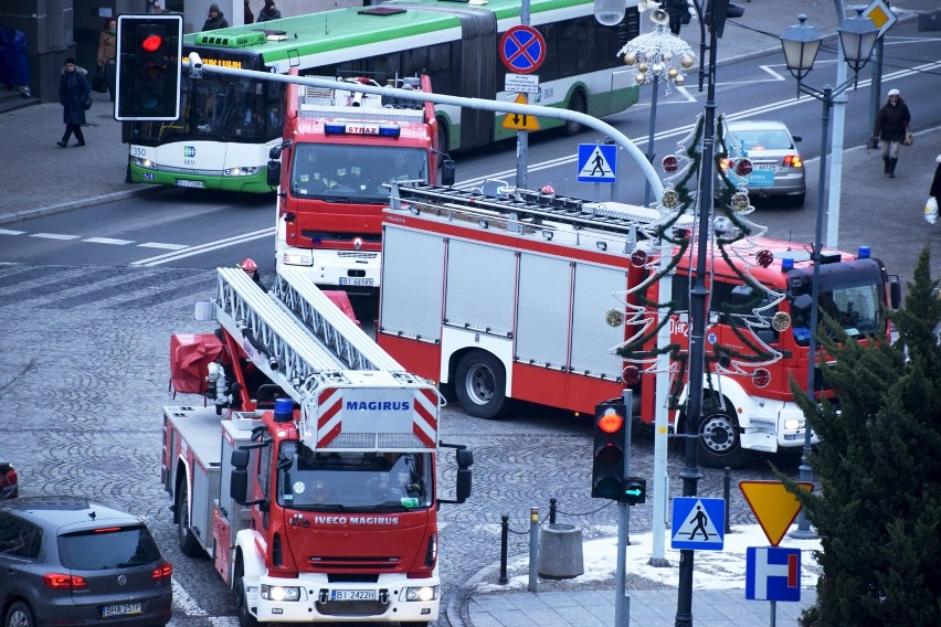 Trzy wozy strażackie zostały wezwane do pożaru w Hotelu...
