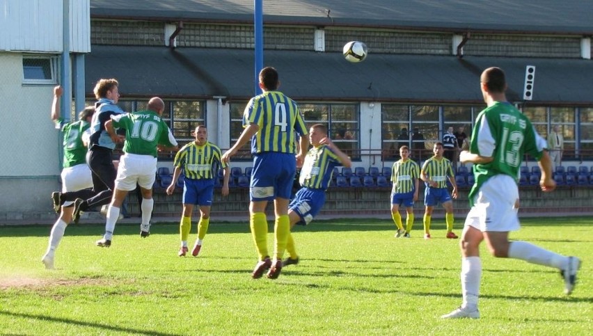 W czwartkowym meczu IV ligi Pomorze, Gryf 95 Slupsk pokonal...