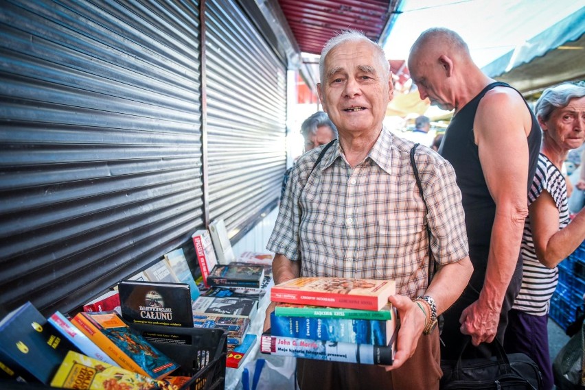 O 81-letnim sprzedawcy książek z rynku Jeżyckiego stało się...