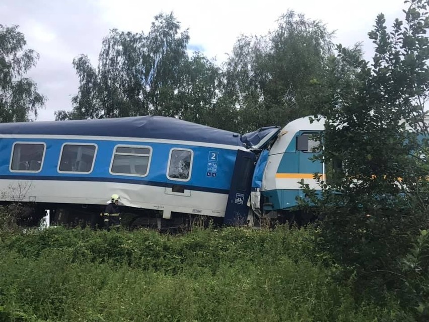 Zderzenie pociągów w Czechach. Są ofiary śmiertlene, około...