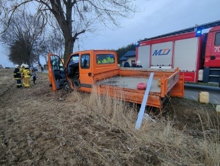 W wypadku w Mostkach zostały ranne dwie osoby.