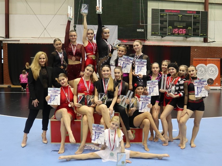 Zespół Akrobatyczny „Pajęczarki” trenerki Anny Stawczyk z Radomia przywiózł medale z IX Grand Prix Fitness Aleksandry Kobielak