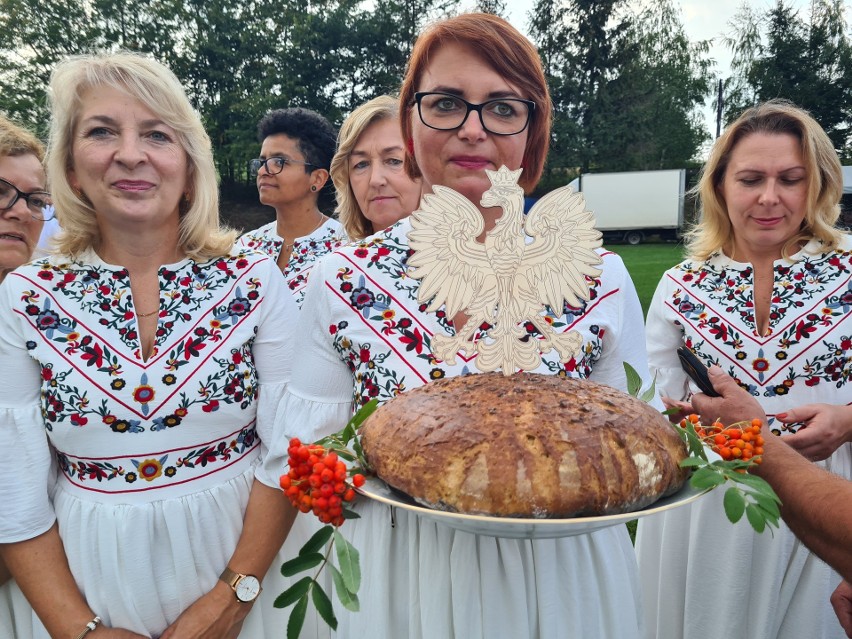 Nasz Patronat. Tłumy na dożynkach w gminie Bukowsko. Świętowano z rozmachem [ZDJĘCIA]