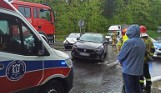 Wypadek dwóch osobówek na obwodnicy Olkusza. Utrudnienia przy skrzyżowaniu z ulica Osiecką. Zobacz zdjęcia 