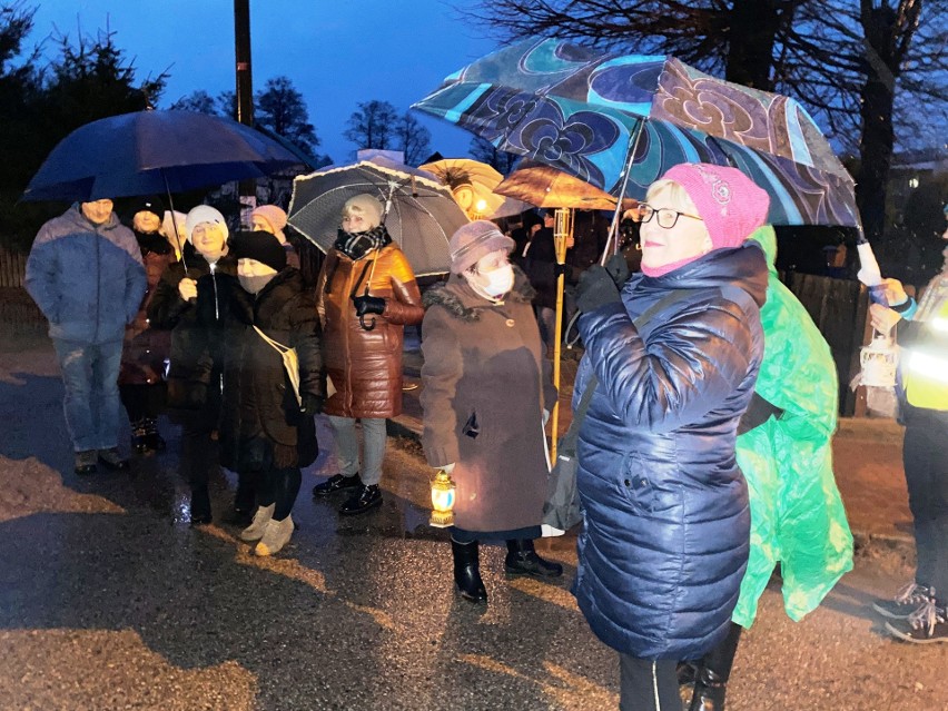 Myszyniec. Sylwestrowy marsz w ostatni dzień roku. 31.12.2021. Zdjęcia, wideo