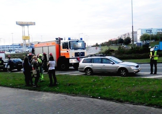 Wypadek na rondzie Górczyńskim w Gorzowie. Cztery osoby ranne (zdjęcia)