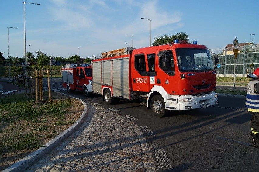 Wypadek na ul. 11-Listopada w Słupsku. Kierowca w szpitalu