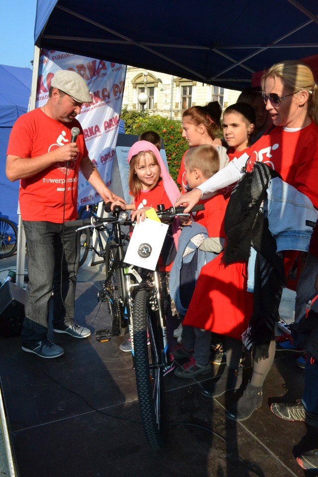 Radość dzieci z otrzymanych rowerów była ogromna