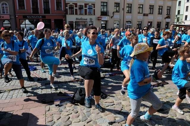 Przez trzy lata torunianie wychodzili w marszu z kijkami  353 tys. złotych, z których powstanie wkrótce Bank Komórek Macierzystych