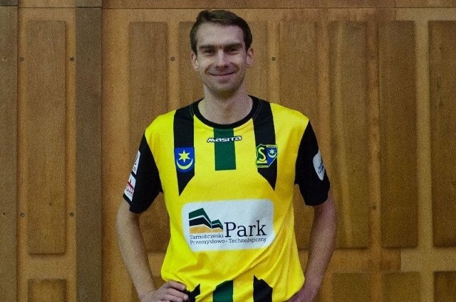 Były piłkarz Siarki Tarnobrzeg Łukasz Nadolski podpisał umowę z Gryfem Wejherowo.   