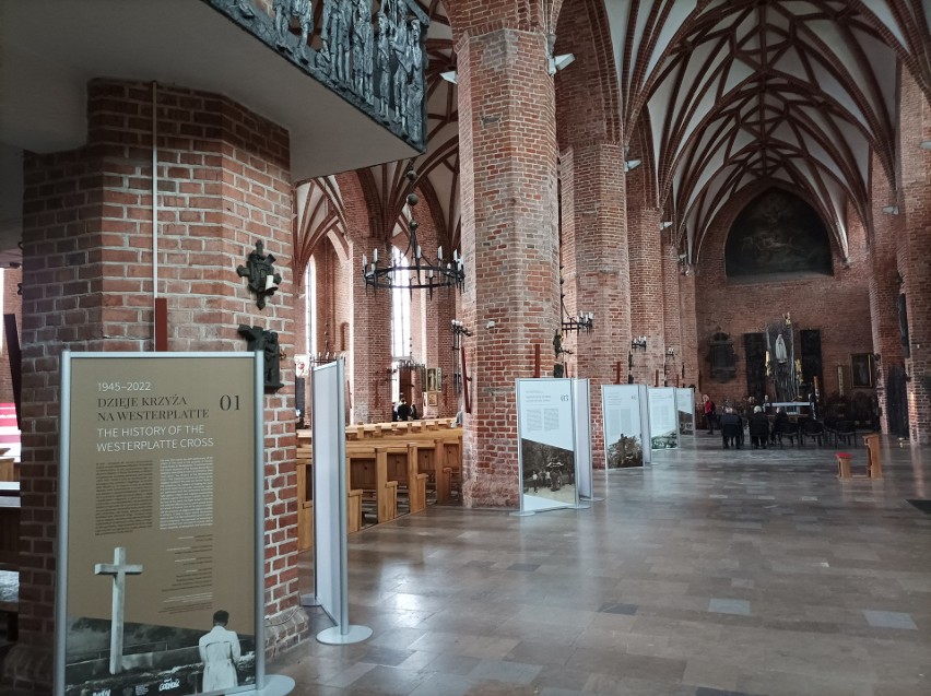 "1945-2022. Dzieje krzyża na Westerplatte". Wystawa w kościele św. Brygidy w 40. rocznicę przywrócenia krzyża na Westerplatte