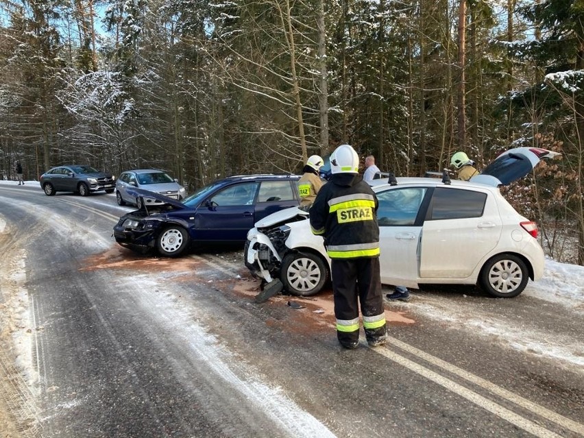 Wypadek na drodze 228 z Bytowa do Kartuz.