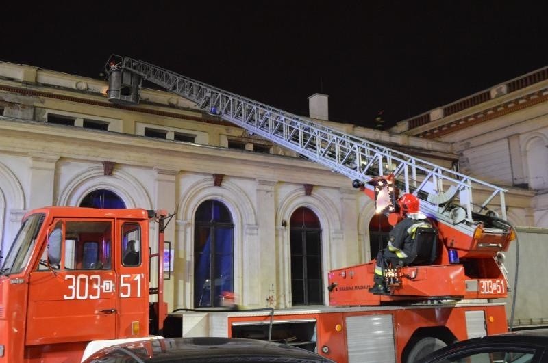 Pożar dachu na Dworcu Świebodzkim, 05.12.2015