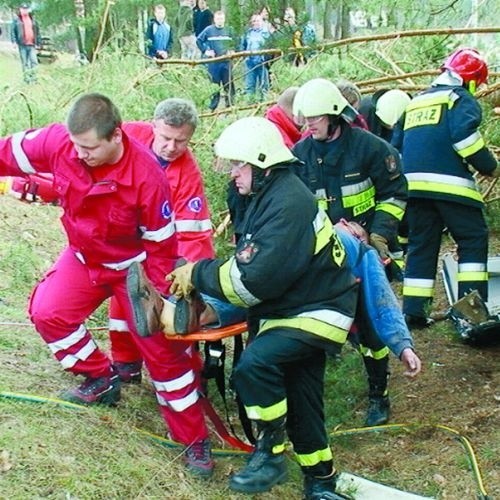 Zdjęcie z wypadku w Łazach, który wydarzył się w miniony piątek. Jedna osoba zginęła...