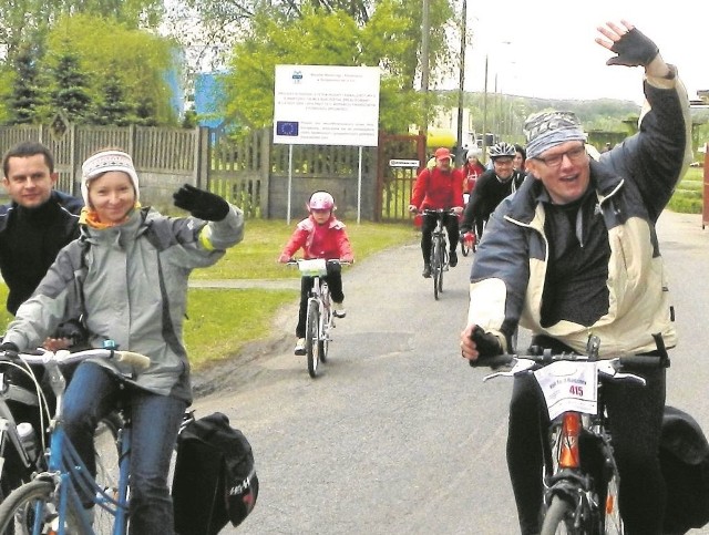 Rowerzyści są najbardziej bezpieczni tam, gdzie nie jeżdżą samochody. Sami jednak też muszą przestrzegać przepisów