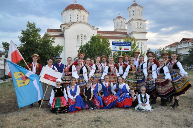 -  W festiwalu wzięło udział osiem zespołów z całego świata. Oprócz nas byli Turcy, Estończycy, Kazachowie, Bułgarzy, Grecy - wylicza Andrzej Andrzejewski, jeden z tancerzy Krajny. Przyznaje, że wyjazd był bardzo udany. - Było naprawdę super - podkreśla.>> Najświeższe informacje z regionu, zdjęcia, wideo tylko na www.pomorska.pl 