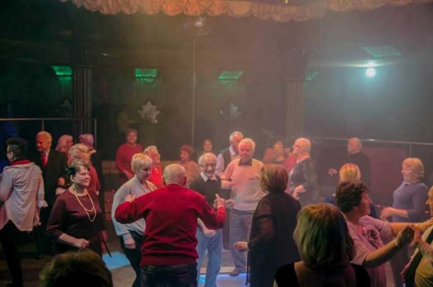Bytom: Seniorzy zatańczyli w teledysku "Bujany" zespołu Piersi [ZDJĘCIA]