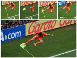 Huntelaar celebruje gola nokautując chorągiewkę (ZDJĘCIA, WIDEO) 