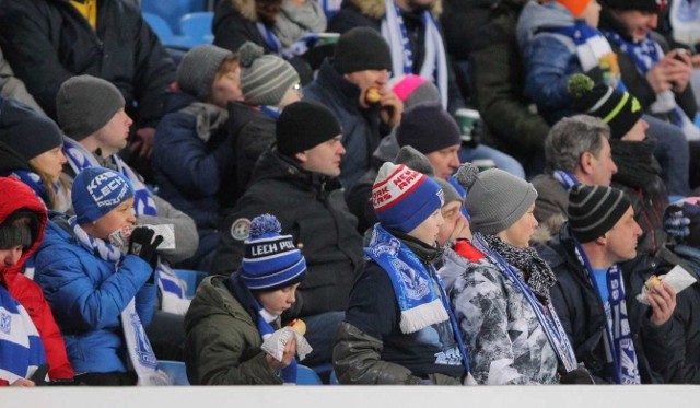 Znamy już nowe menu i ceny w strefie gastronomicznej na stadionie przy ul. Bułgarskiej, które będą obowiązywać w trakcie rundy wiosennej. Kibice w trakcie meczów Lecha Poznań będą mogli zjeść nie tylko hot-dogi i zapiekanki, ale także m.in. popcorn czy nachosy. Zobacz menu i ceny na stadionie -----> 