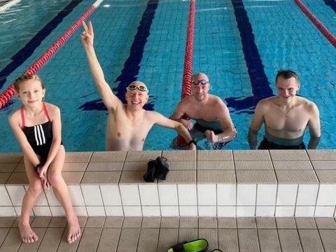 To był rekordowy Godzinny Maraton Pływacki w Kielcach. Jego uczestnicy przepłynęli ponad 144 kilometry [ZDJĘCIA]