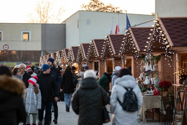Otwarcie III Akademickiego Jarmarku Bożonarodzeniowego w kampusie PBŚ przy ul. Kaliskiego planowane jest 15 grudnia o godz. 15.