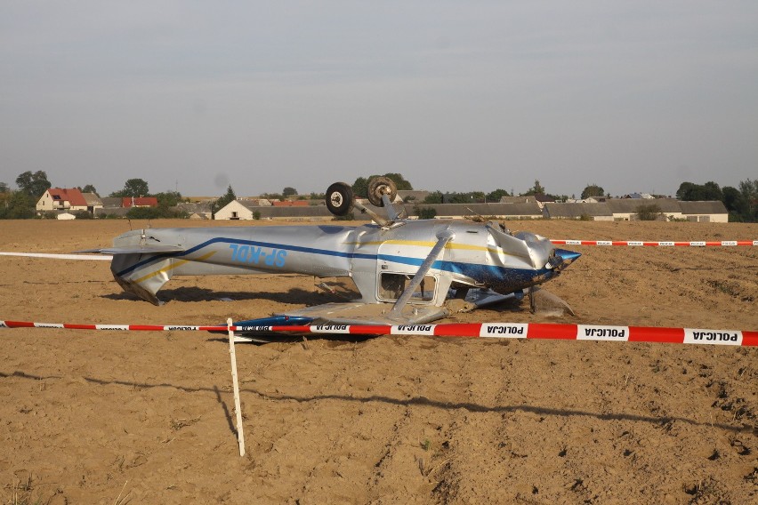 Wypadek lotniczy pod Łomżą. Cessna 152 rozbiła się w...