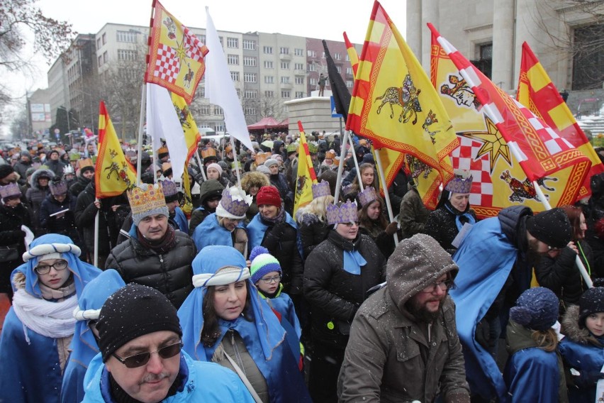 Tak wyglądał Orszak Trzech Króli, który przeszedł ulicami...