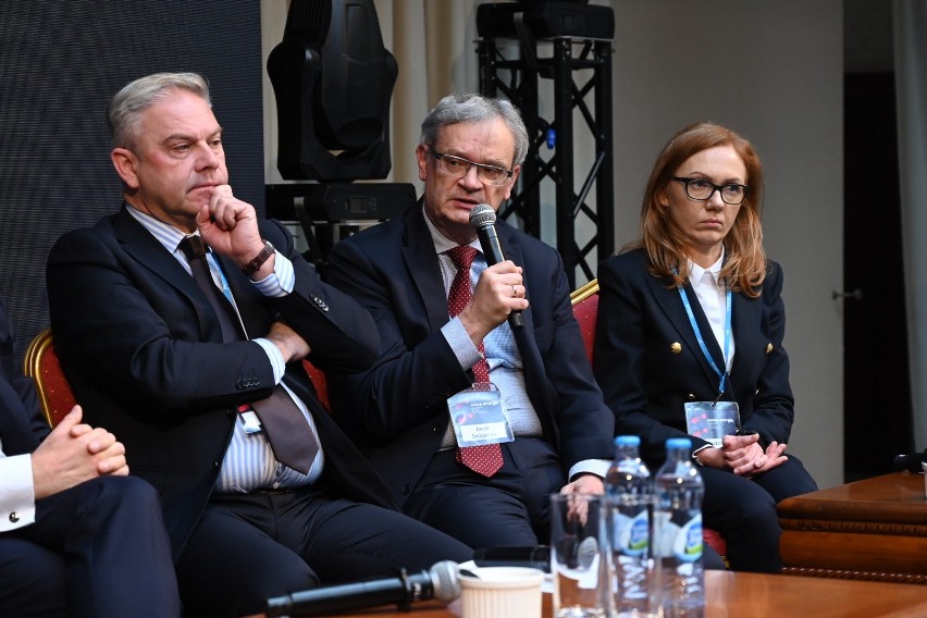 Żywa dyskusja i innowacyjne pomysły na Regionalnym Forum Ekonomicznym Nowa Energia w Kielcach. Zobacz zdjęcia