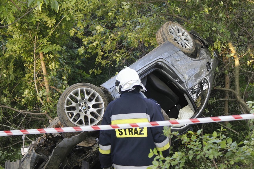 Śmiertelny wypadek w gminie Nowosolna. Nie żyje kierowca BMW [ZDJĘCIA+FILM]