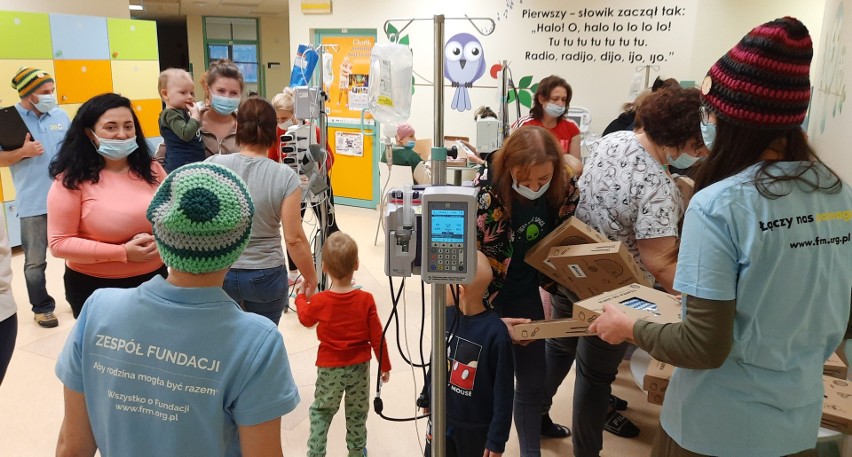 „Czapka od serca” dla małych pacjentów Uniwersyteckiego Szpitala Dziecięcego w Krakowie 