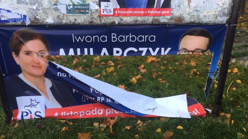 Nowy Sącz. Banda chuliganów zniszczyła banery wyborcze kandydatów na prezydenta [ZDJĘCIA]