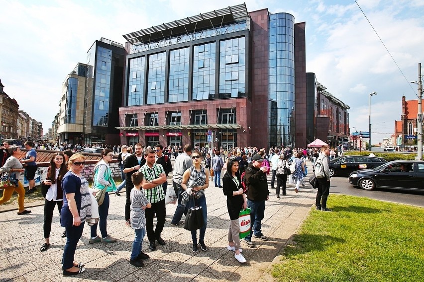 Alarm bombowy na placu Dominikańskim we Wrocławiu